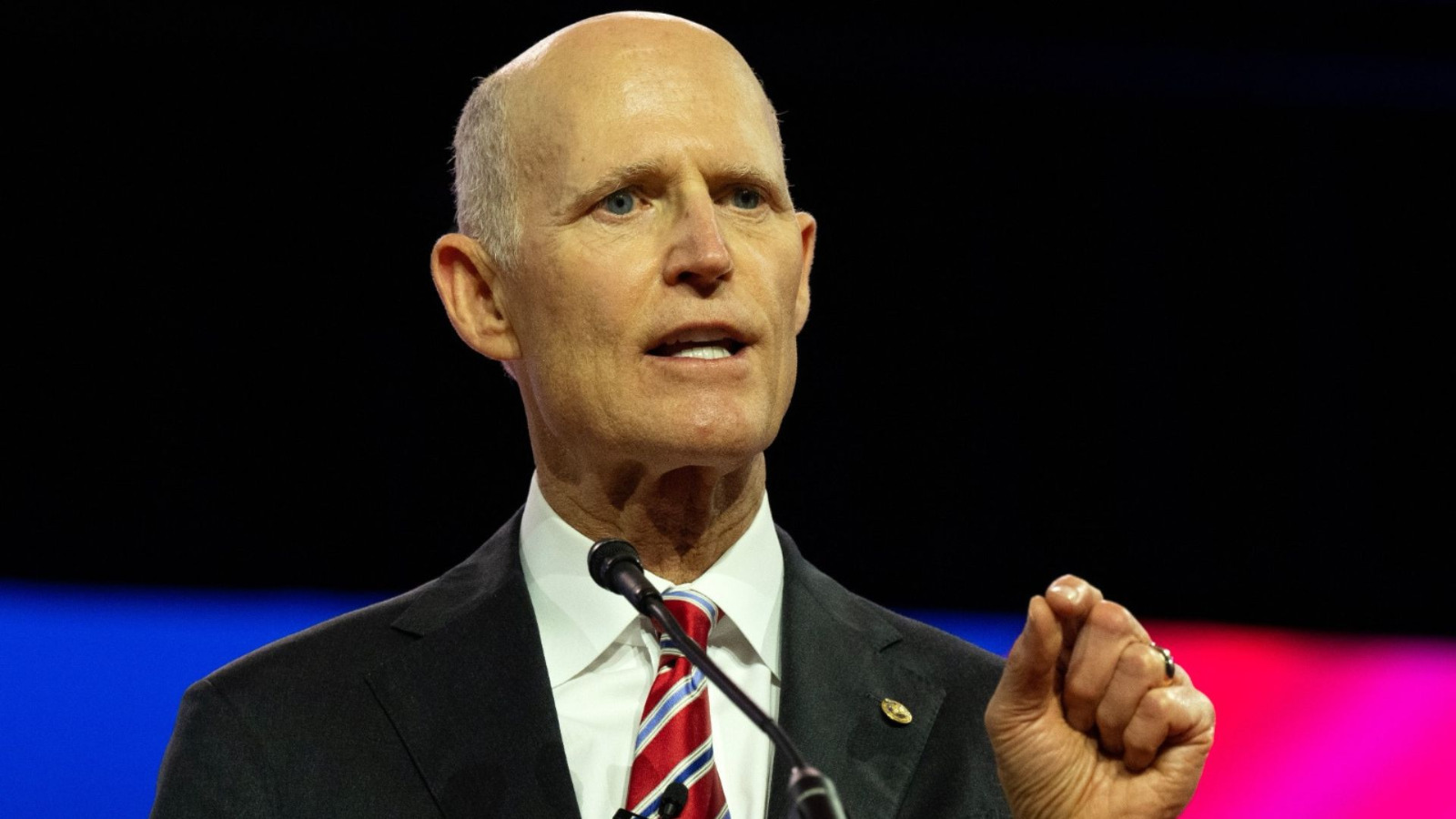 Tras protesta en Caimanera senador Scott pide a Biden apoyar al pueblo cubano y no apaciguar al "régimen brutal"