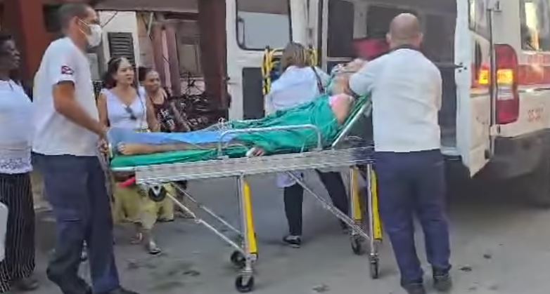 Trasladan a Martha Beatriz Roque al hospital Hermanos Ameijeiras