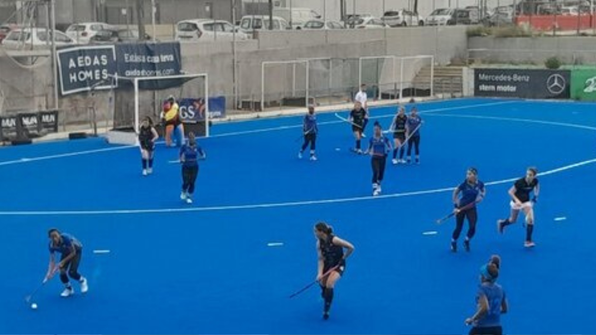 Tres hockeístas cubanas escapan de base de entrenamiento en España
