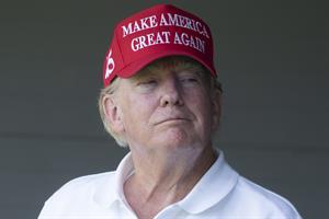 Tribunal supremo de Minesota desestima intento de sacar a Trump de las primarias republicanas