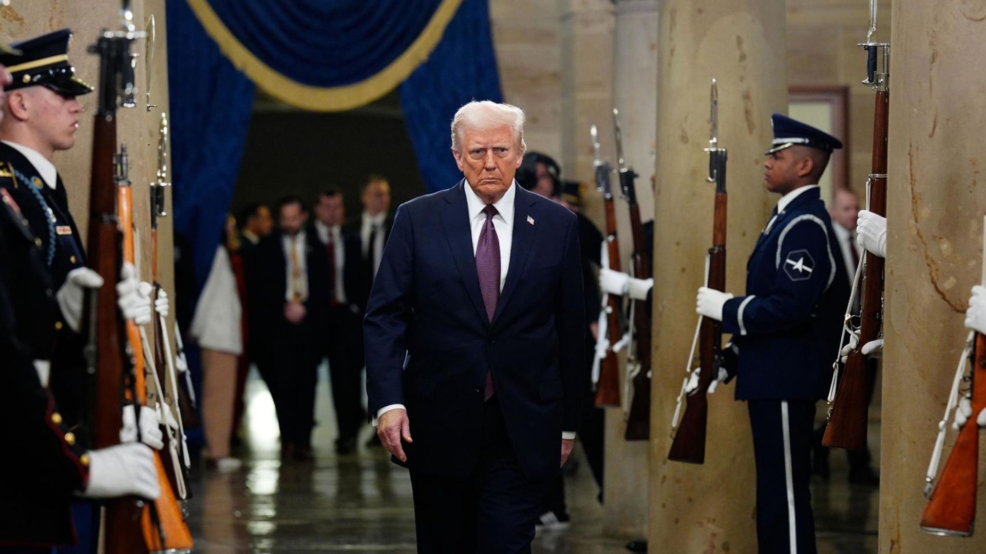 Trump: "Cuba está pidiendo ayuda y vamos a hablar"