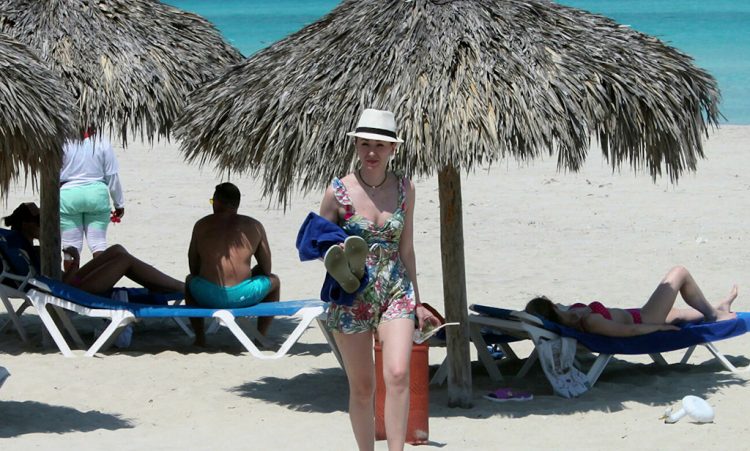 Turistas rusos se quejan de picaduras de jejenes en Cuba