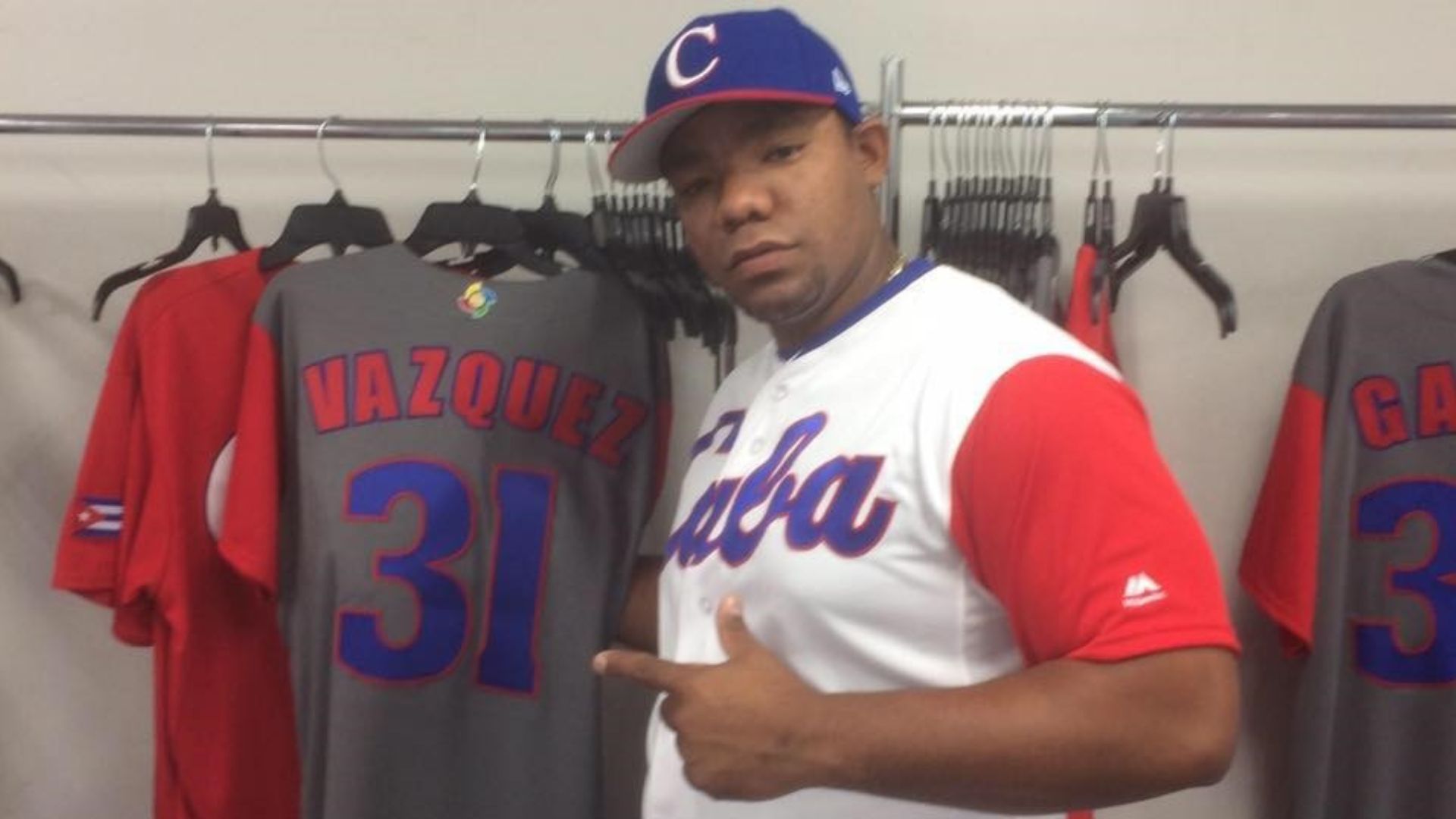 Varios peloteros cubanos se van del béisbol por los bajos salarios