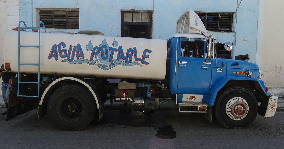 Vecinos del Vedado denuncian crisis de agua