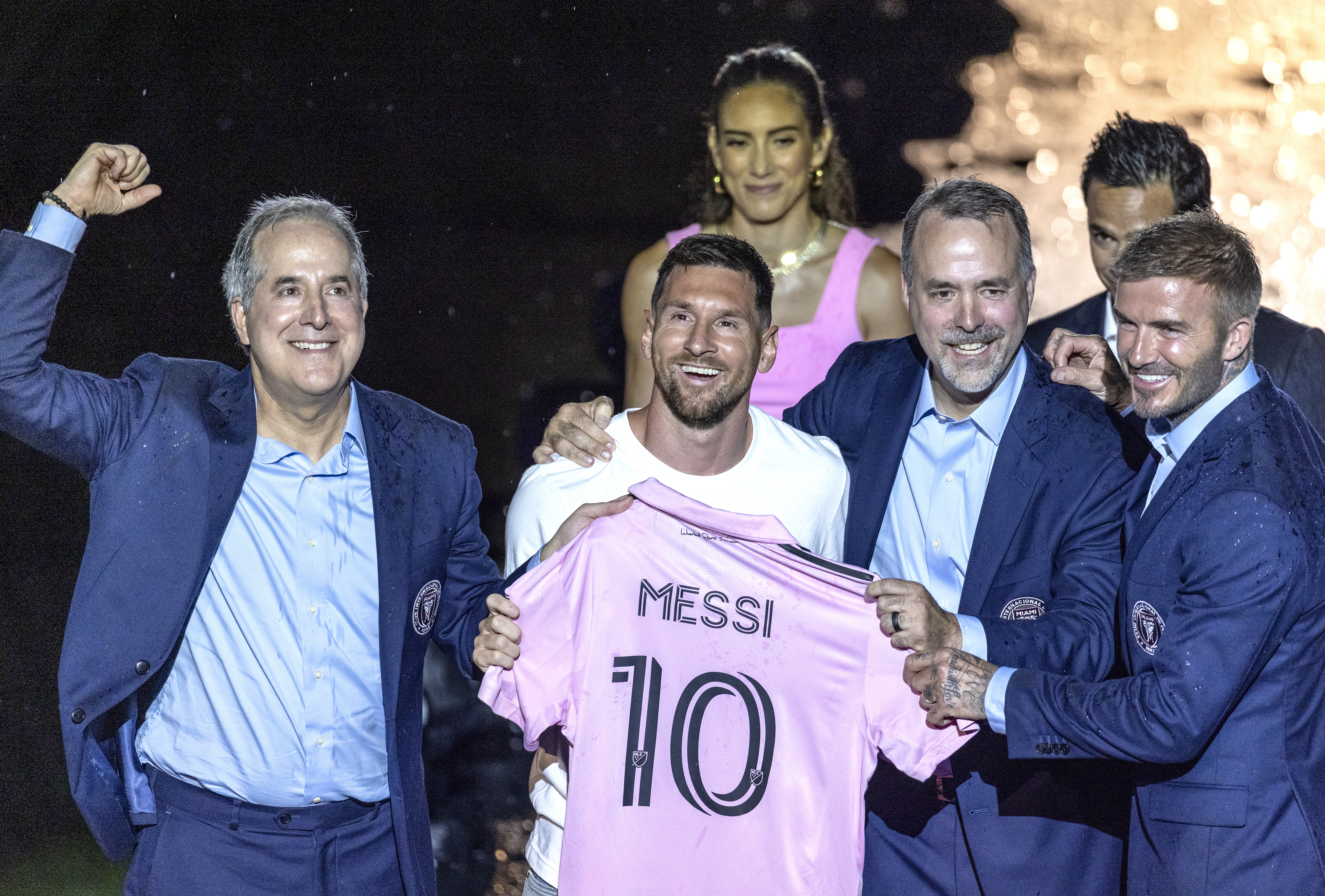 VIDEO: Alcalde de Miami invita a Messi a tomar su primer café cubano