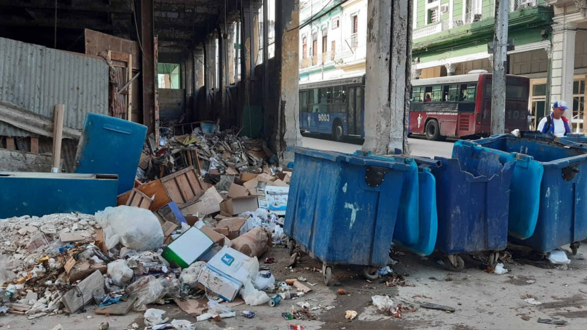 VIDEO: Basureros en Cuba trabajan como esclavos