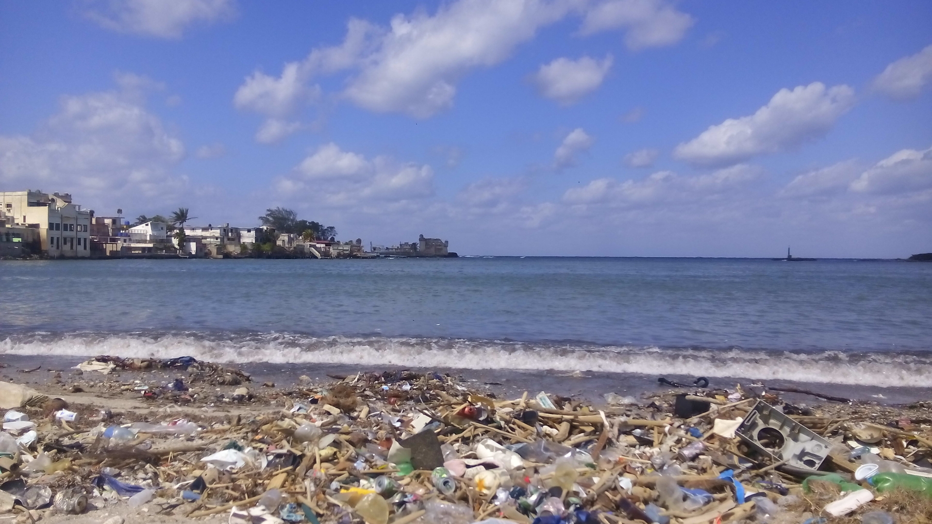 Video: contaminación en las playas habaneras de Cojímar