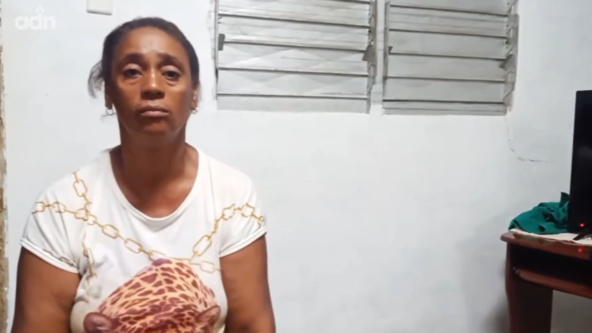 VIDEO: Denuncian maltratos y abusos contra cubana que tiene a su madre enferma