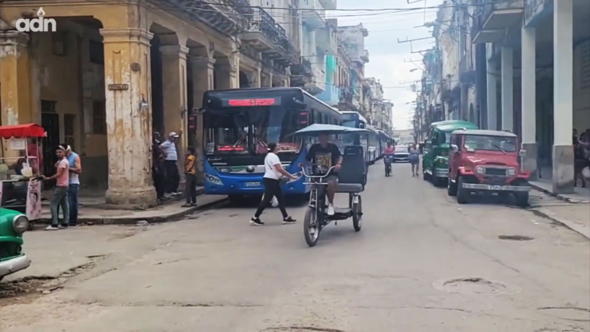 VIDEO: Desvían las pocas guaguas de La Habana para la Feria del Libro