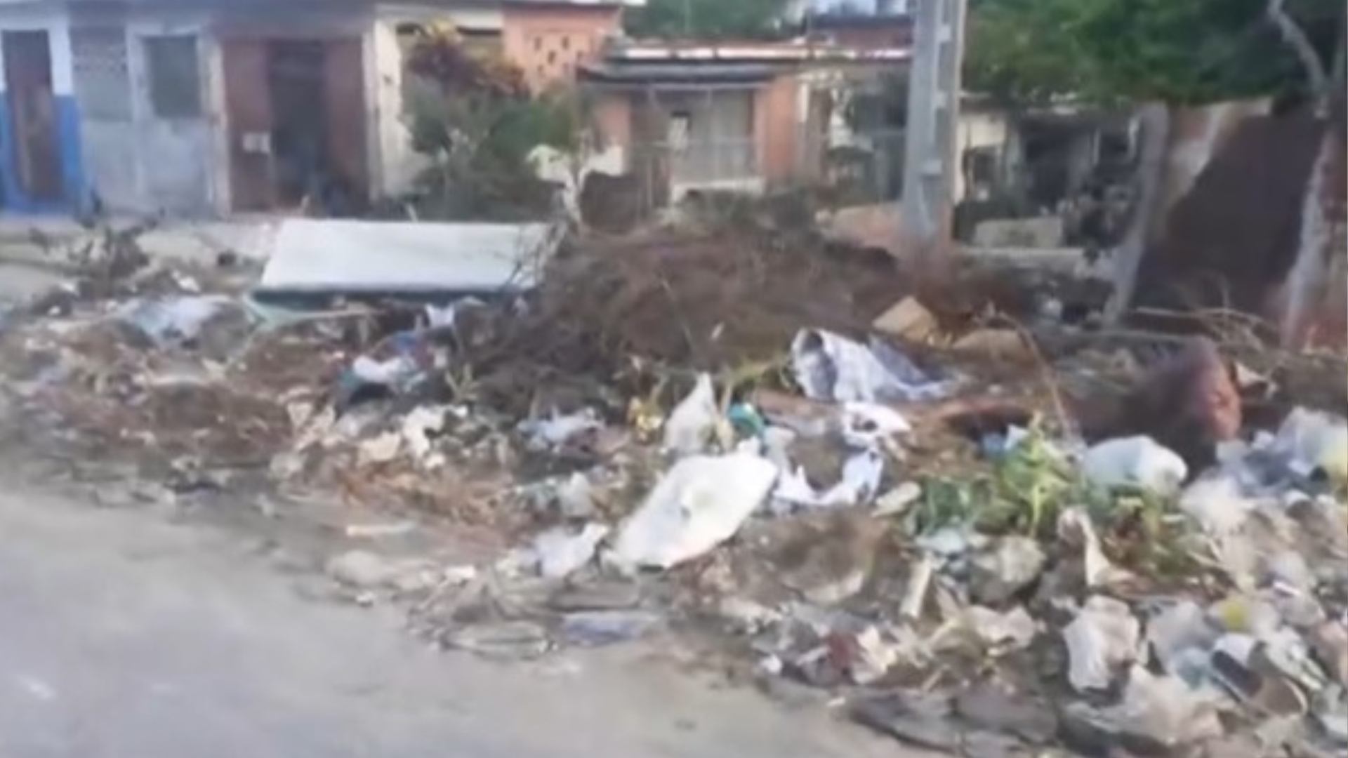 Video: Deterioro total en la barriada de Párraga, en La Habana
