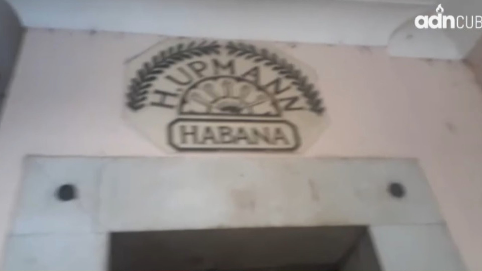 Video: Fábrica de cigarros HUPMANN convertida en albergue