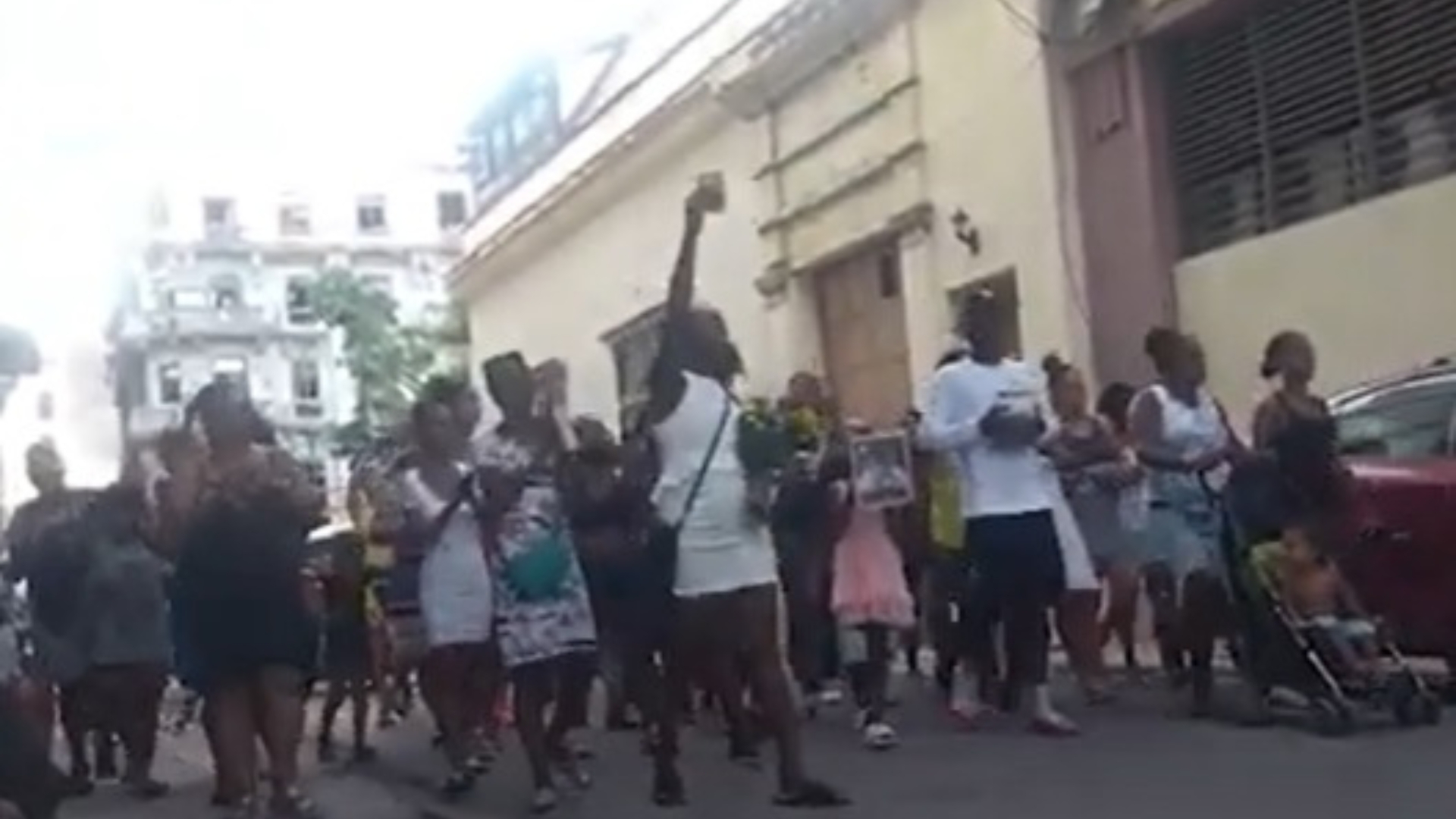 VIDEO: recorren La Habana con cenizas de joven asesinado