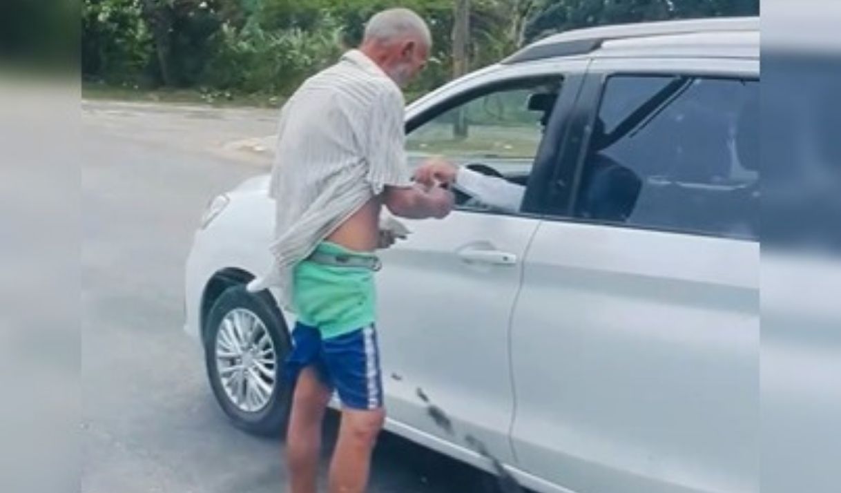 VIDEO: Un anciano pide limosnas en calles de La Habana