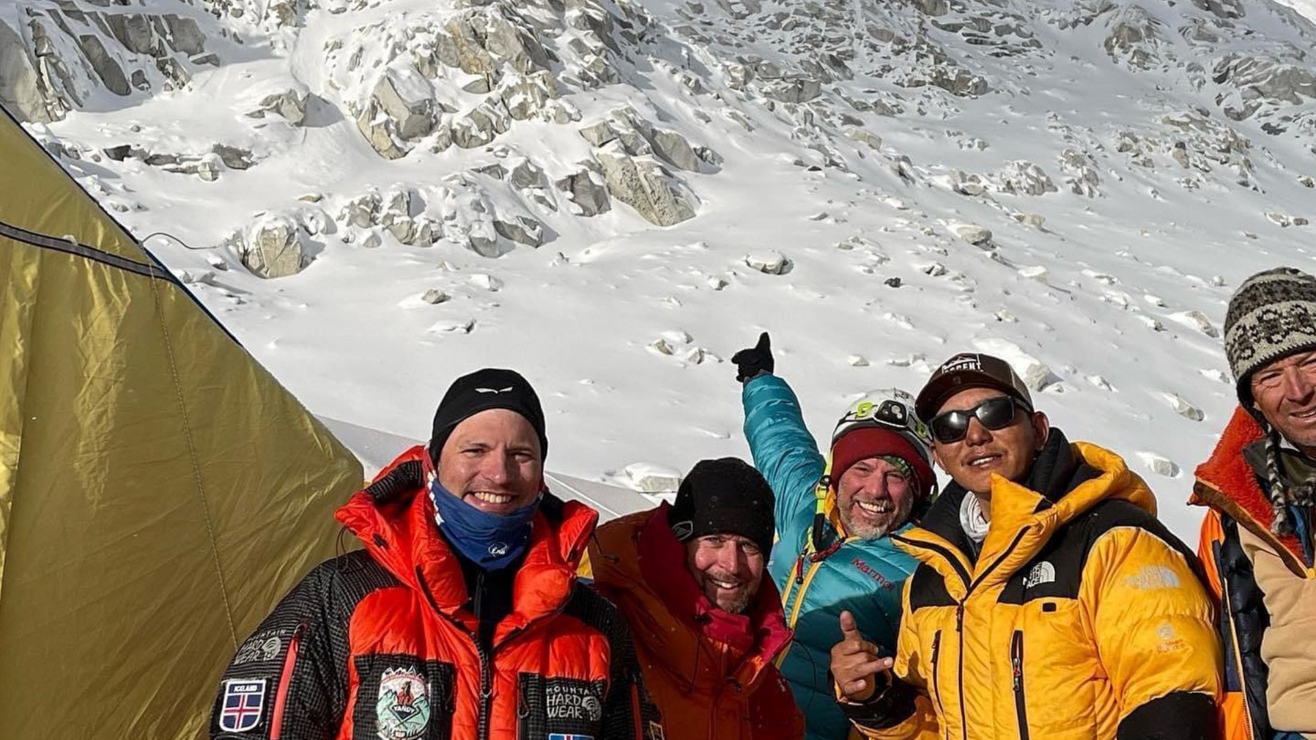 ¡Viva Cuba Libre!, el grito del primer cubano en llegar a la cima del Everest