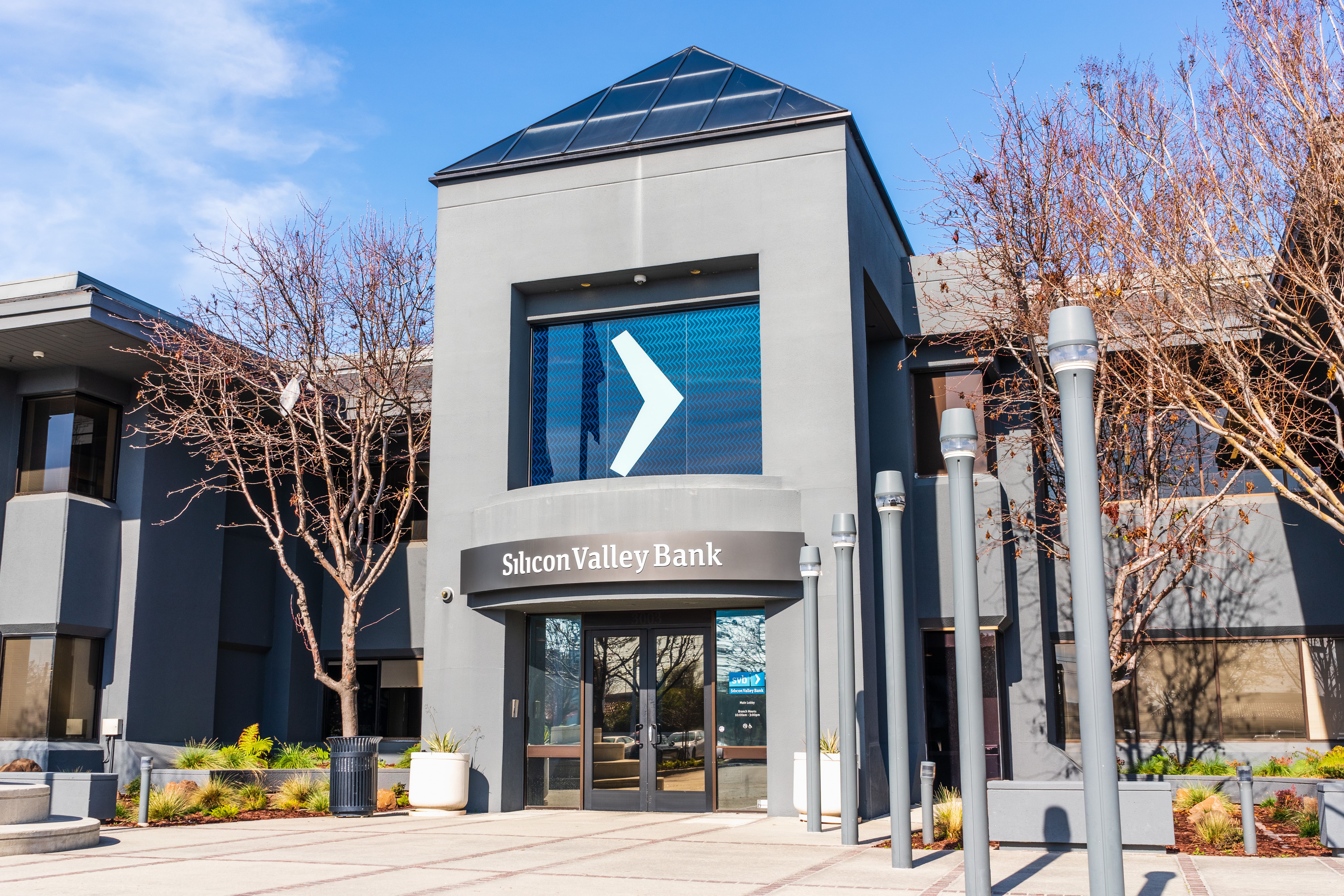 Vulnerabilidad del sistema bancario obliga al rescate del banco Credit Suisse
