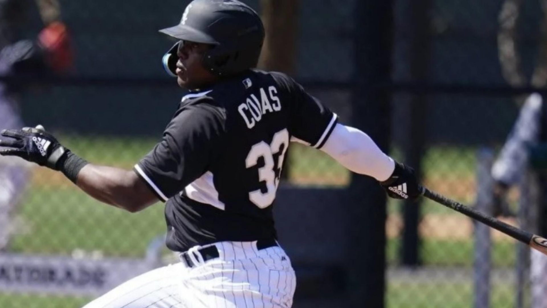 White Sox envía a cubano Oscar Colás a Triple A