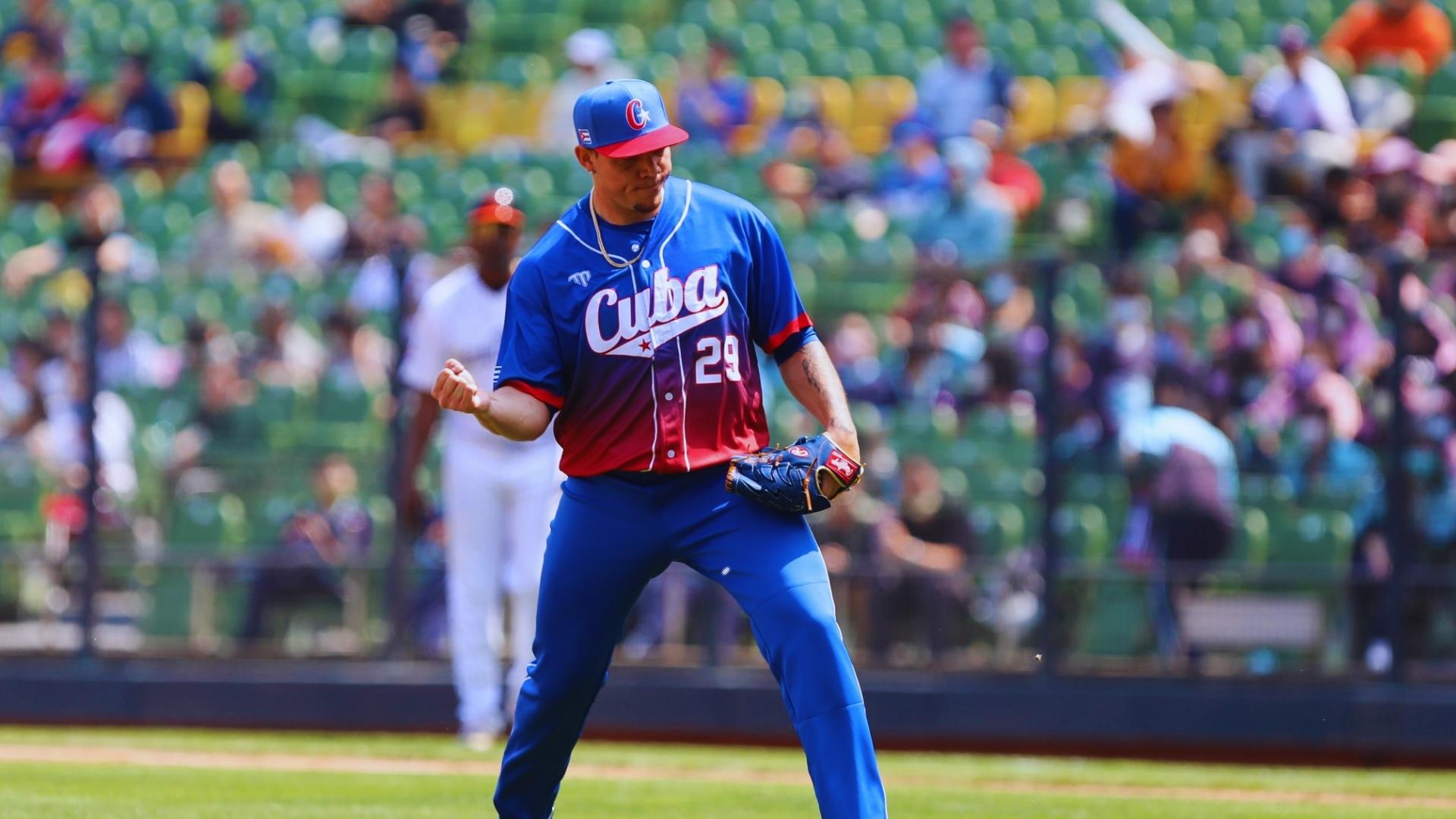 Yariel Rodríguez, expícher cubano del V Clásico, firma contrato millonario con Toronto en MLB 