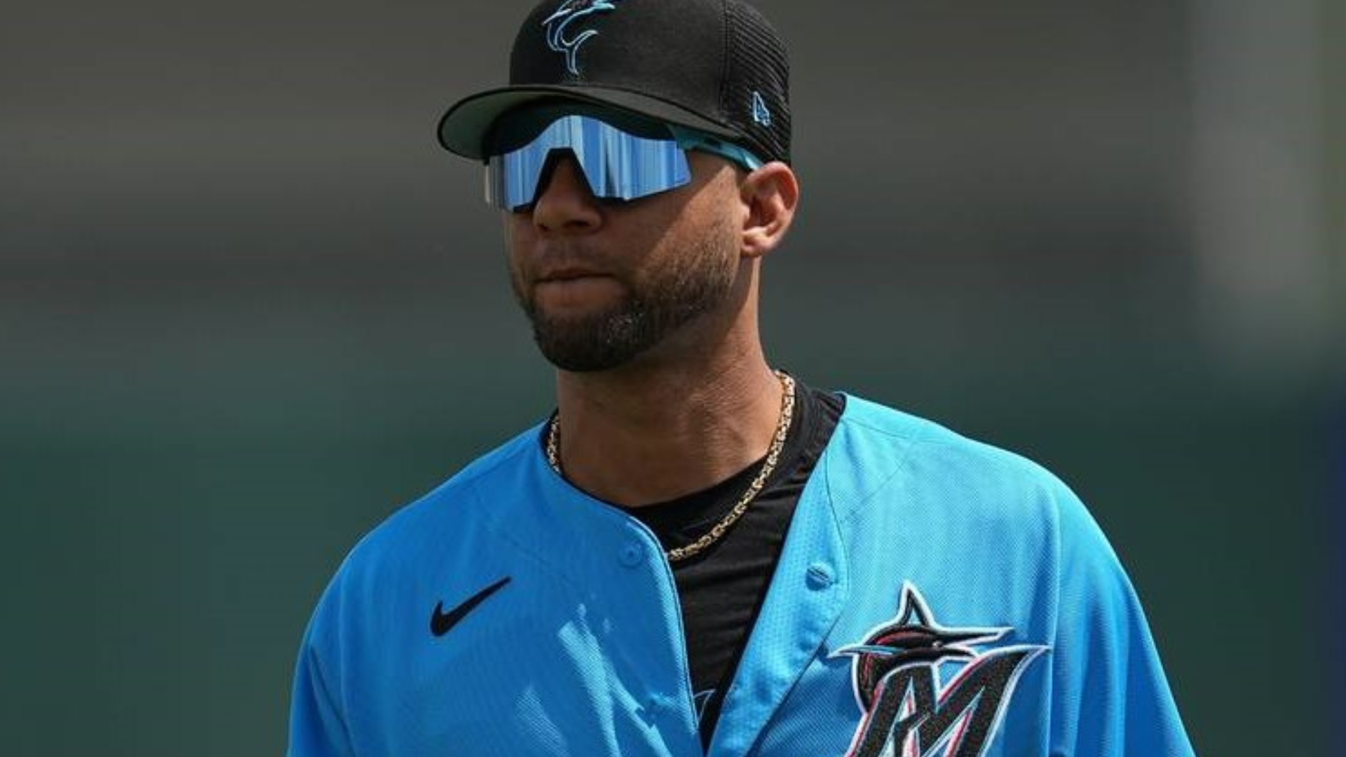 Yuli Gurriel rechaza oferta de Japón y se reserva para llamado de los Bravos a MLB