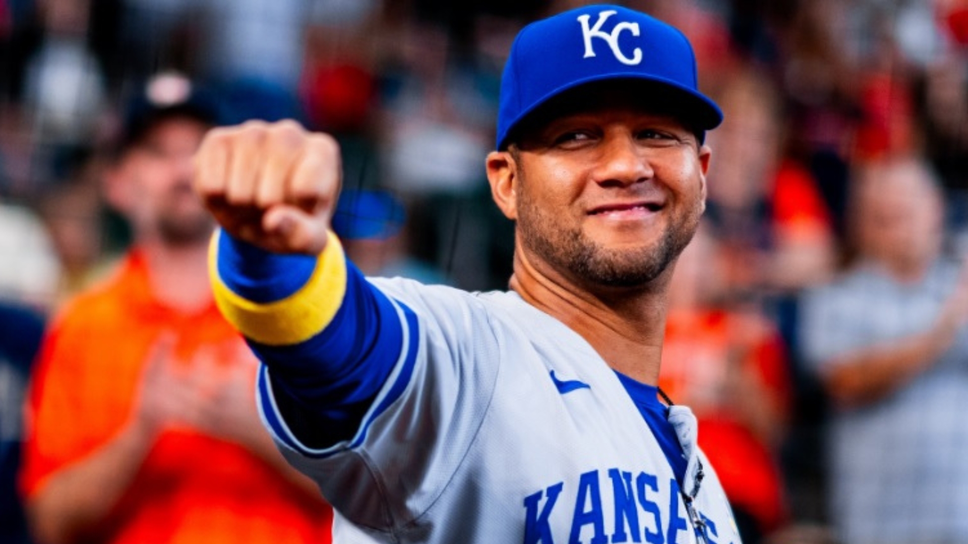 Yuli Gurriel regresó con 40 años a las Grandes Ligas 