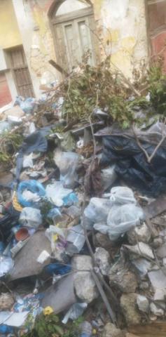 Estado del basurero en la calle Maloja. Foto enviada a ADN Cuba